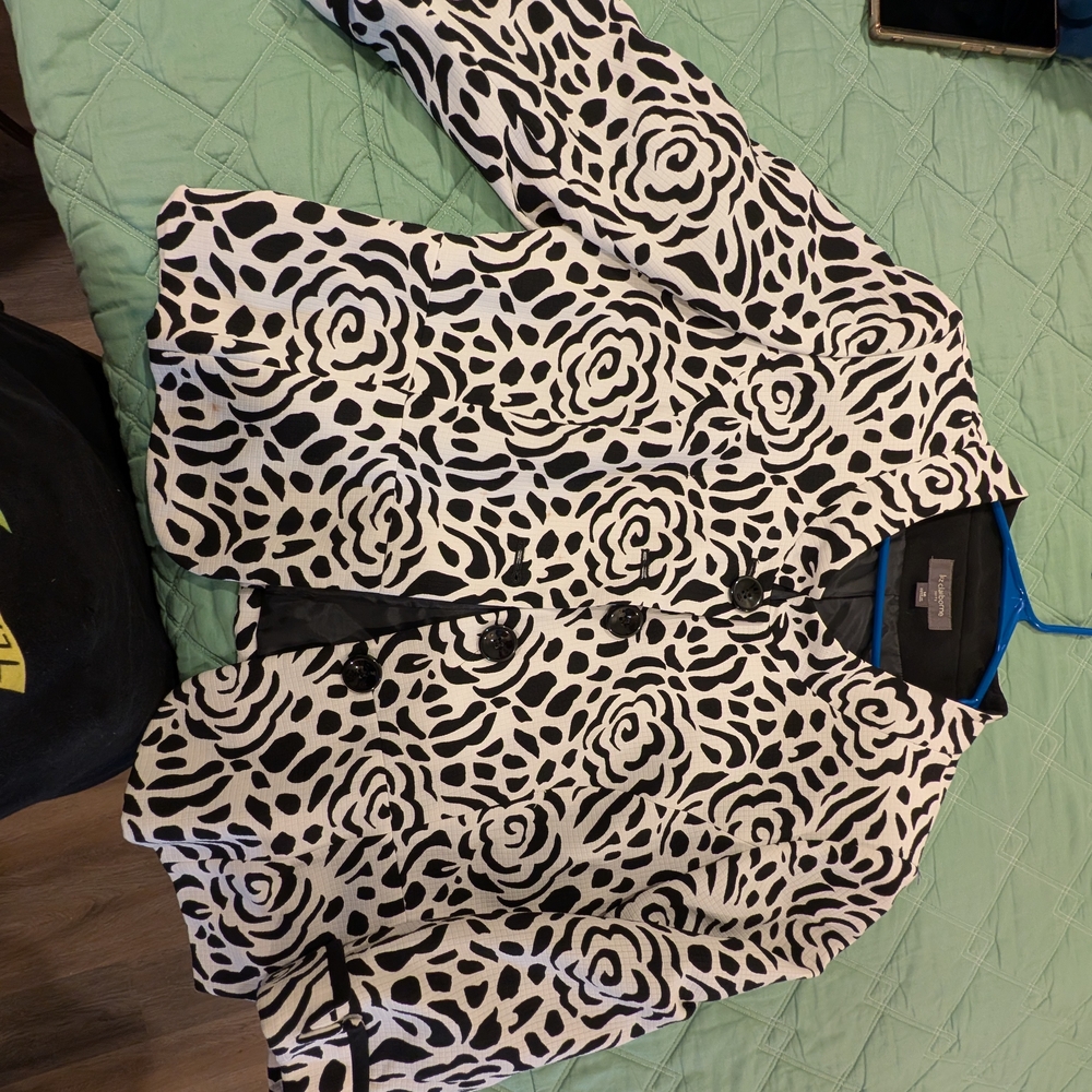 Liz Claiborne Black and White Patterned Blazer